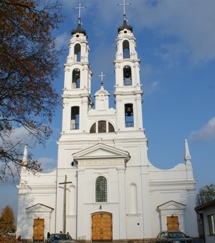 Widok kościoła oszmiańskiego od frontu - foto BPB genealogia widok kościoła