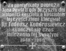 genealogia widok tablicy dotyczącej ponownej konsekracji kościoła